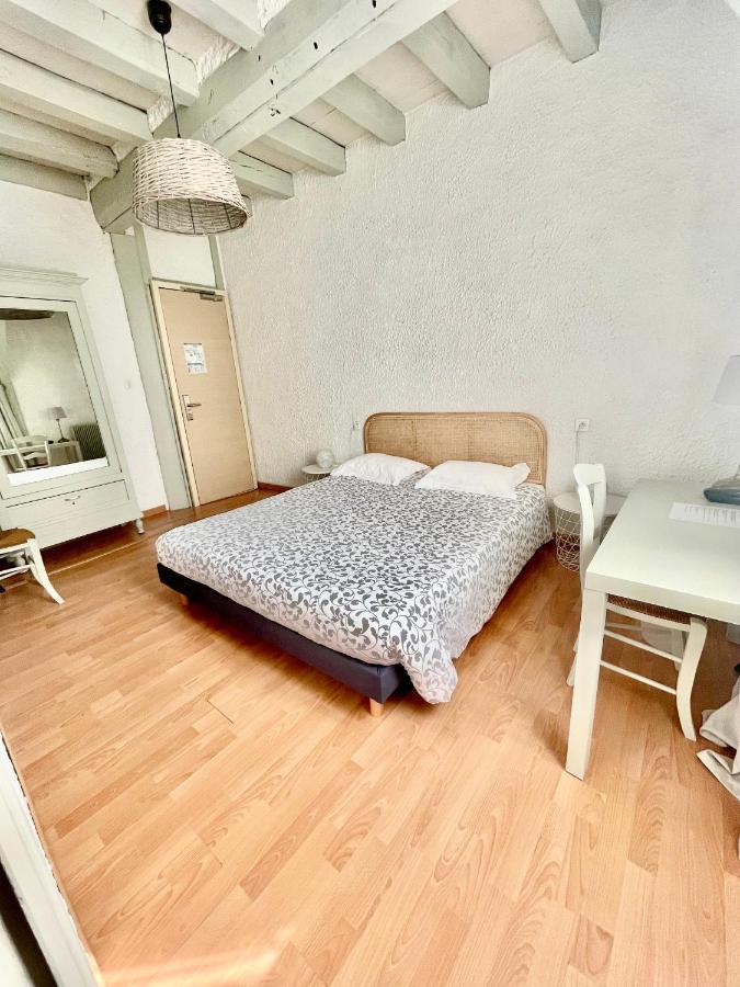 Hotel Et Restaurant Traditionnel L' Escalandes Lesperon  ภายนอก รูปภาพ